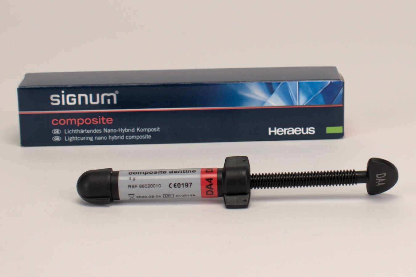 Signum composite dentin A4 4g